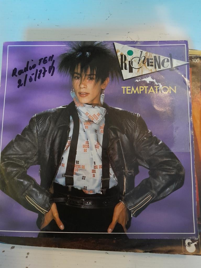 Richenel 7inch temptation, Ophalen of Verzenden, Zo goed als nieuw, Pop