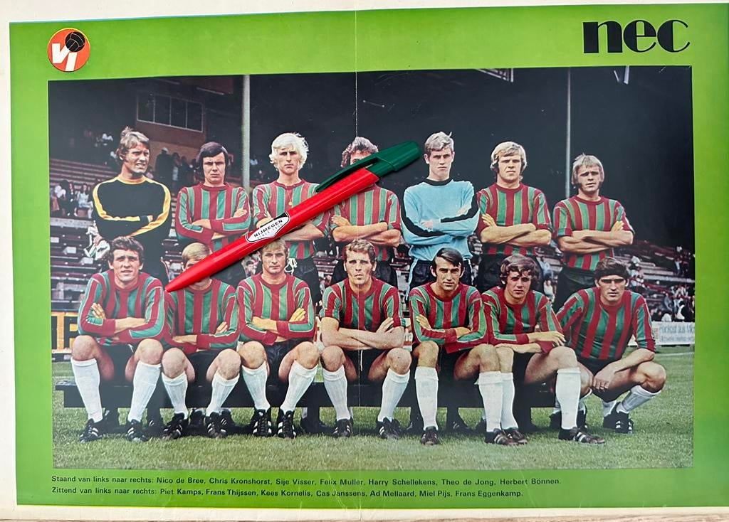Poster NEC Nijmegen uit 1971!, Gebruikt, Rechthoekig Liggend, Ophalen of Verzenden, Sport