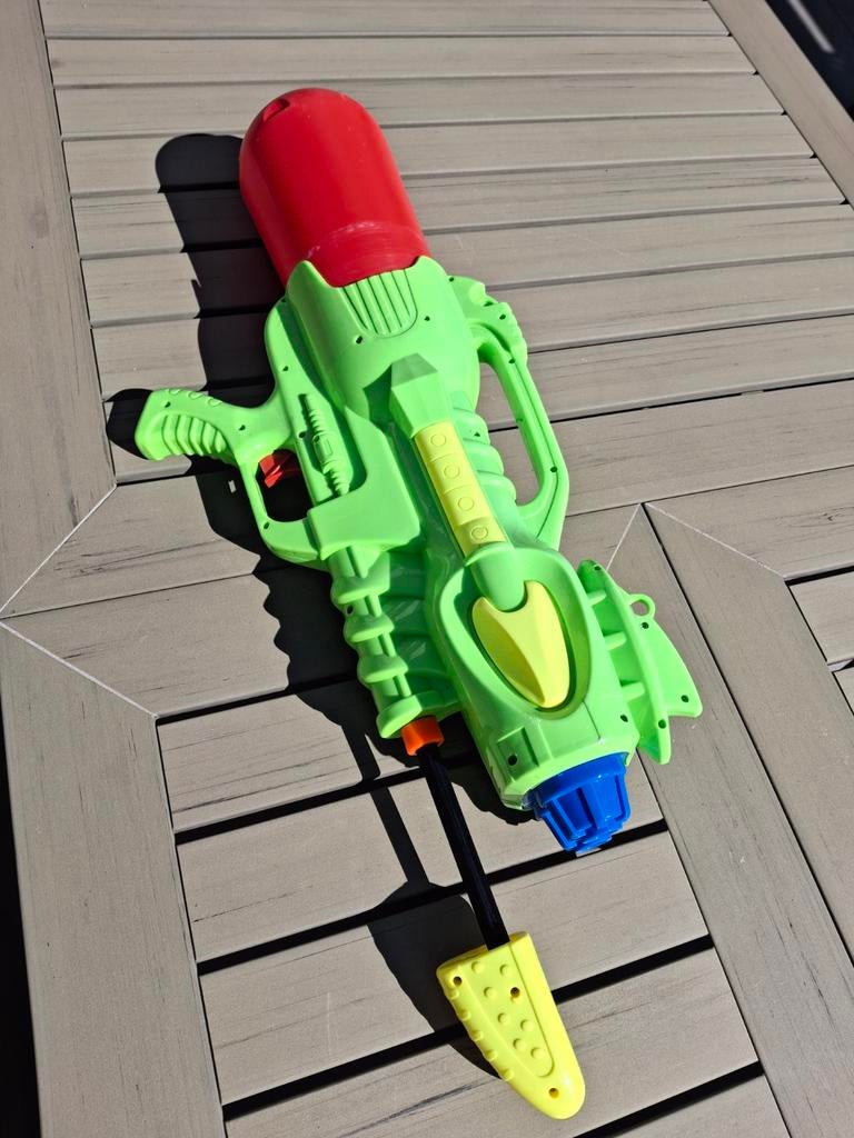 2 grote waterpistolen, Kinderen en Baby's, Speelgoed | Buiten | Actiespeelgoed, Ophalen