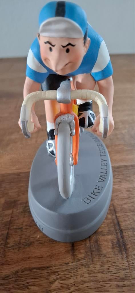 Fietsbeeldje Wielrenner Lambik Bike Valley Tessenderlo., Ophalen of Verzenden, Zo goed als nieuw, Dier