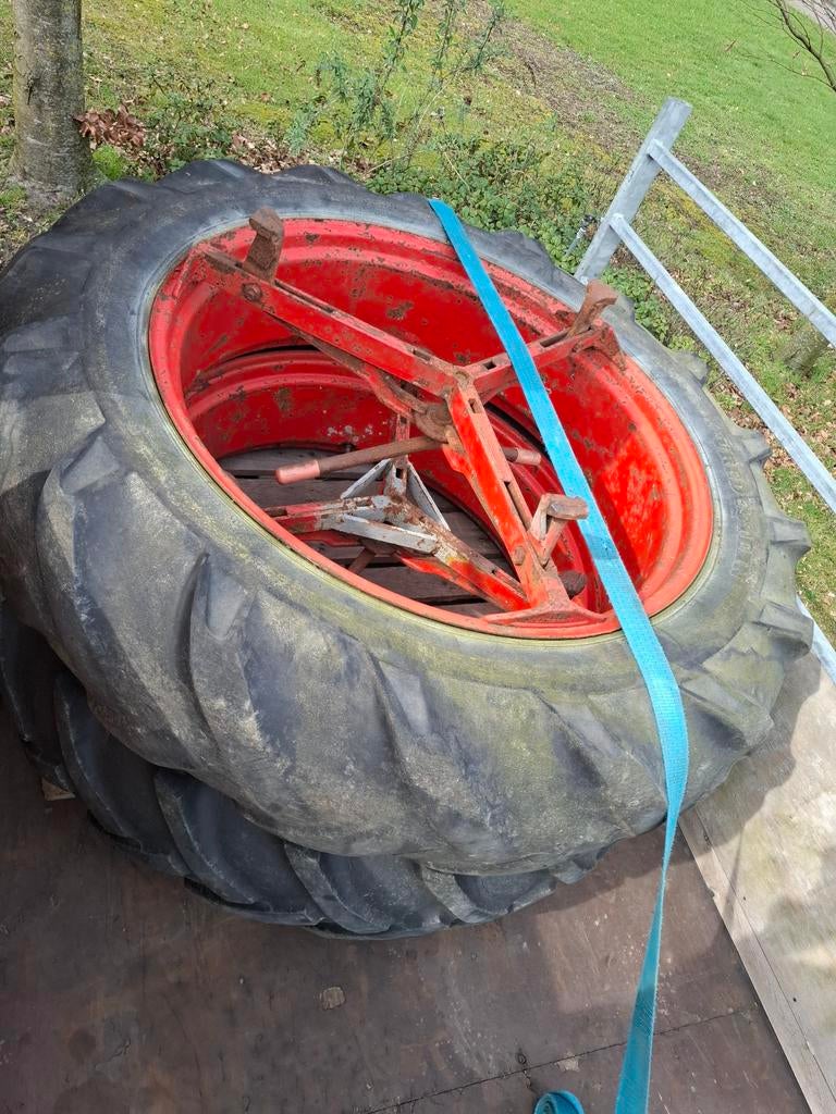 Vredestein dubbellucht 3 ster 13,6 R38 R 38 trekker slep, Ophalen of Verzenden