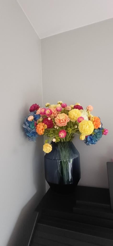 Vaas met zijden bloemen, Huis en Inrichting, Woonaccessoires | Vazen, Ophalen
