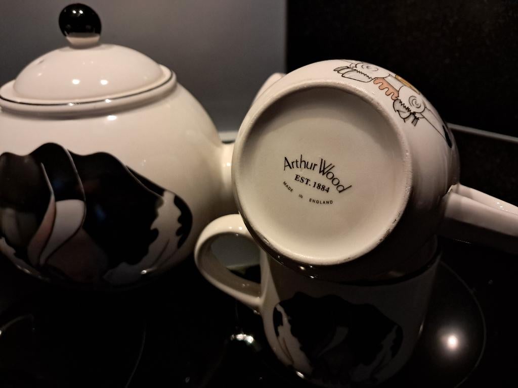 Grappig Koeien servies, Huis en Inrichting, Keuken | Servies, Zo goed als nieuw, Compleet servies, Overige stijlen, Aardewerk