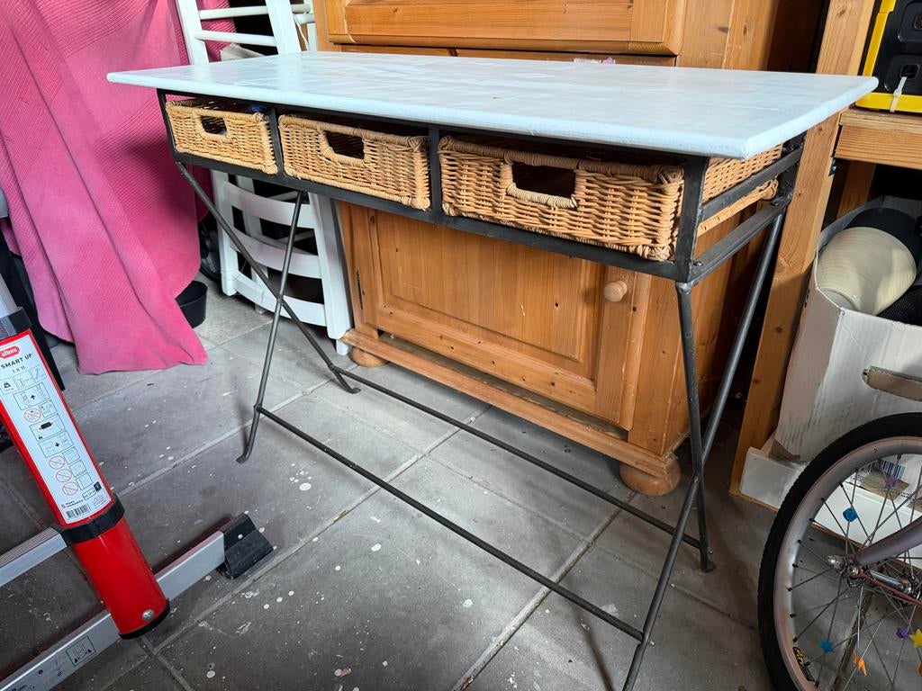 IJzeren sidetable met rieten lades, Ophalen, Gebruikt, 50 tot 100 cm, Landelijk
