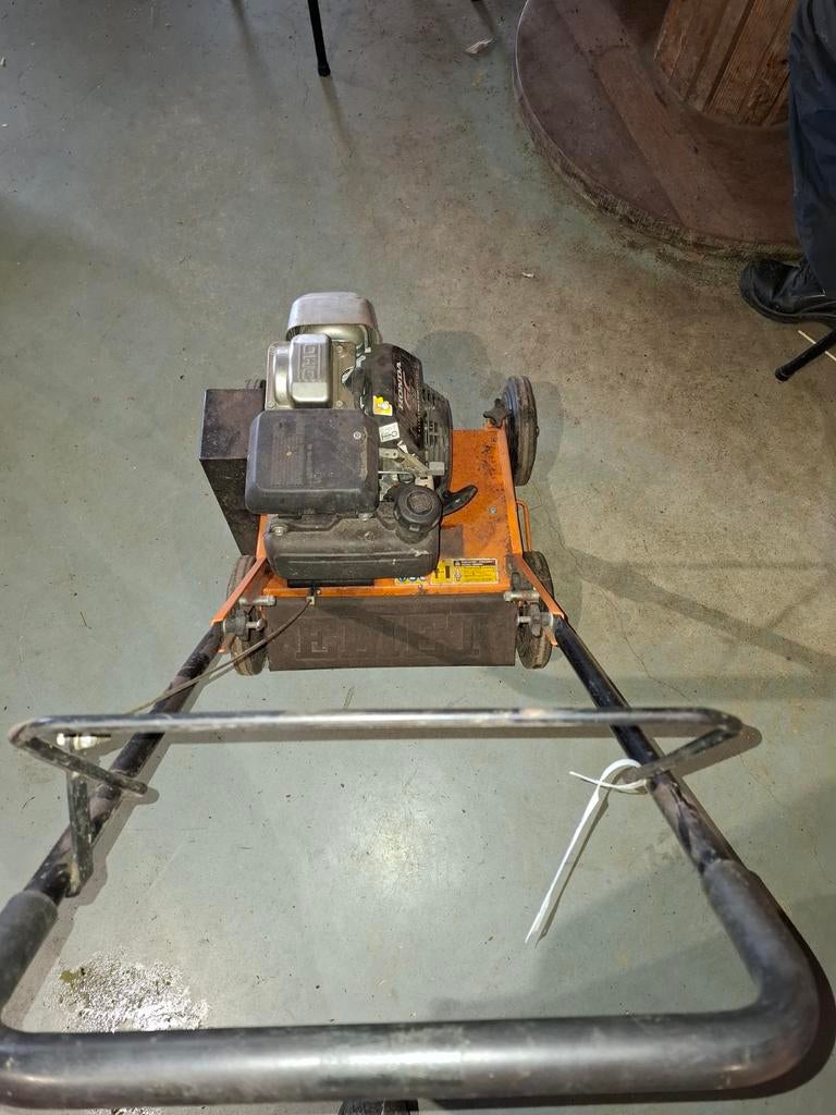 Eliet 401 verticuteermachine, Ophalen, Gebruikt, Benzine