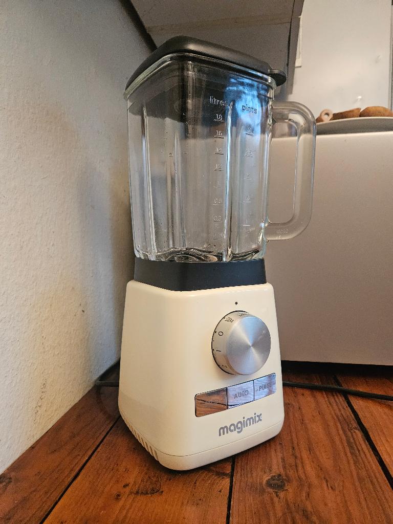 Magimix blender 1.200 Watt, kleur crème., Verzenden, Zo goed als nieuw, Blender