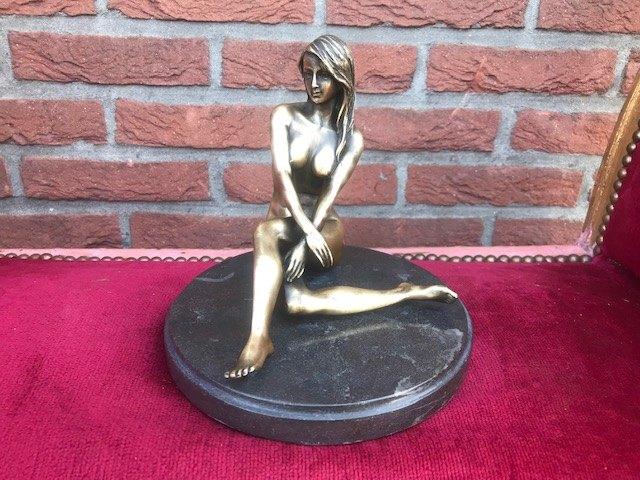 zittend naakt, licht erotisch bronzen beeld, Antiek en Kunst, Ophalen of Verzenden