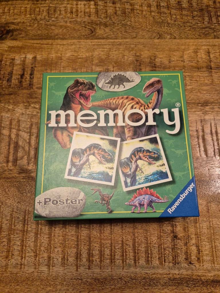 Leuke Dino Memory spel + poster, zo goed als nieuw, Ophalen