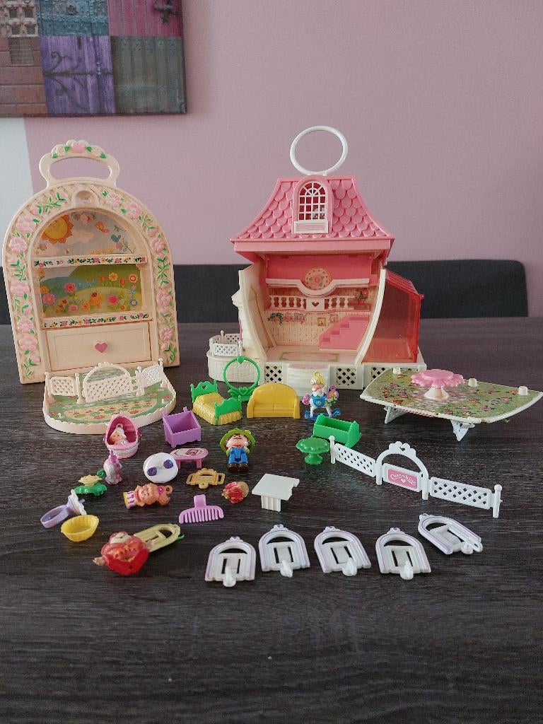 Charmkins Dufti huisjes met poppetjes en meubeltjes, Verzamelen, Poppetjes en Figuurtjes, Ophalen of Verzenden, Gebruikt
