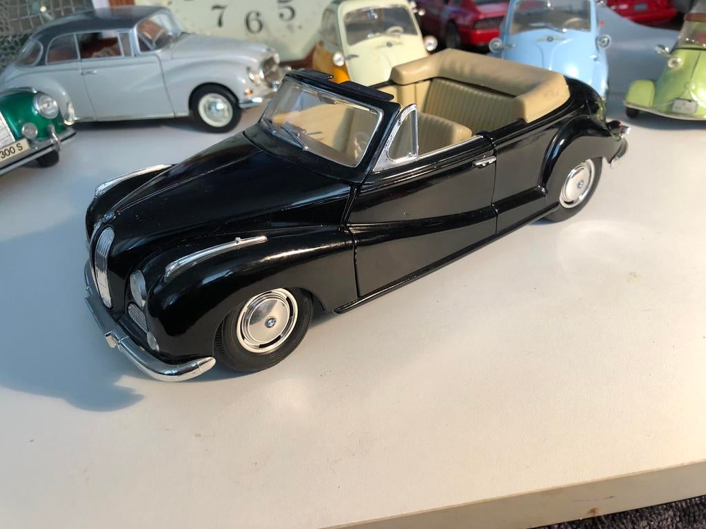 BMW.   502.   1955.     Maisto, Hobby en Vrije tijd, Modelauto's | 1:18, Ophalen of Verzenden, Zo goed als nieuw, Maisto