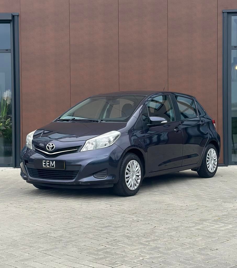Toyota Yaris 1.0 12V Vvt-i 5DR 2012 Blauw - LAGE KM - NAP, Auto's, 527 kg, 40 €/maand, 750 kg, Blauw