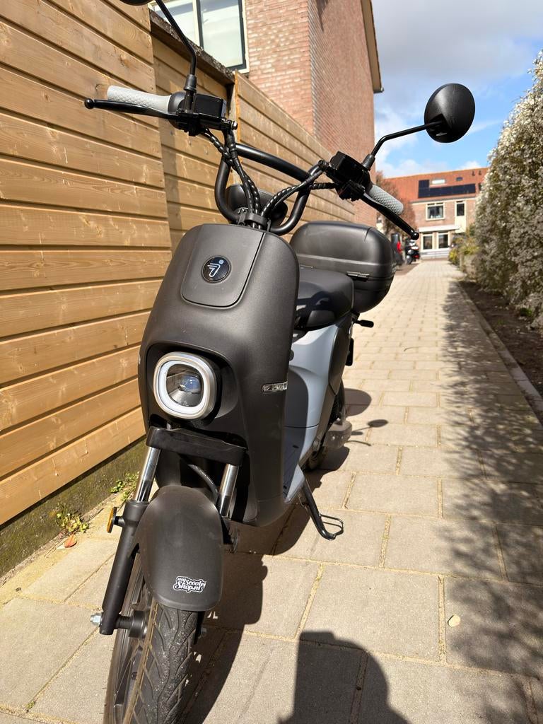 Segway B110S snorscooter, lage kilometerstand, Fietsen en Brommers, Snorfietsen en Snorscooters, Ophalen, Zo goed als nieuw, Elektrisch