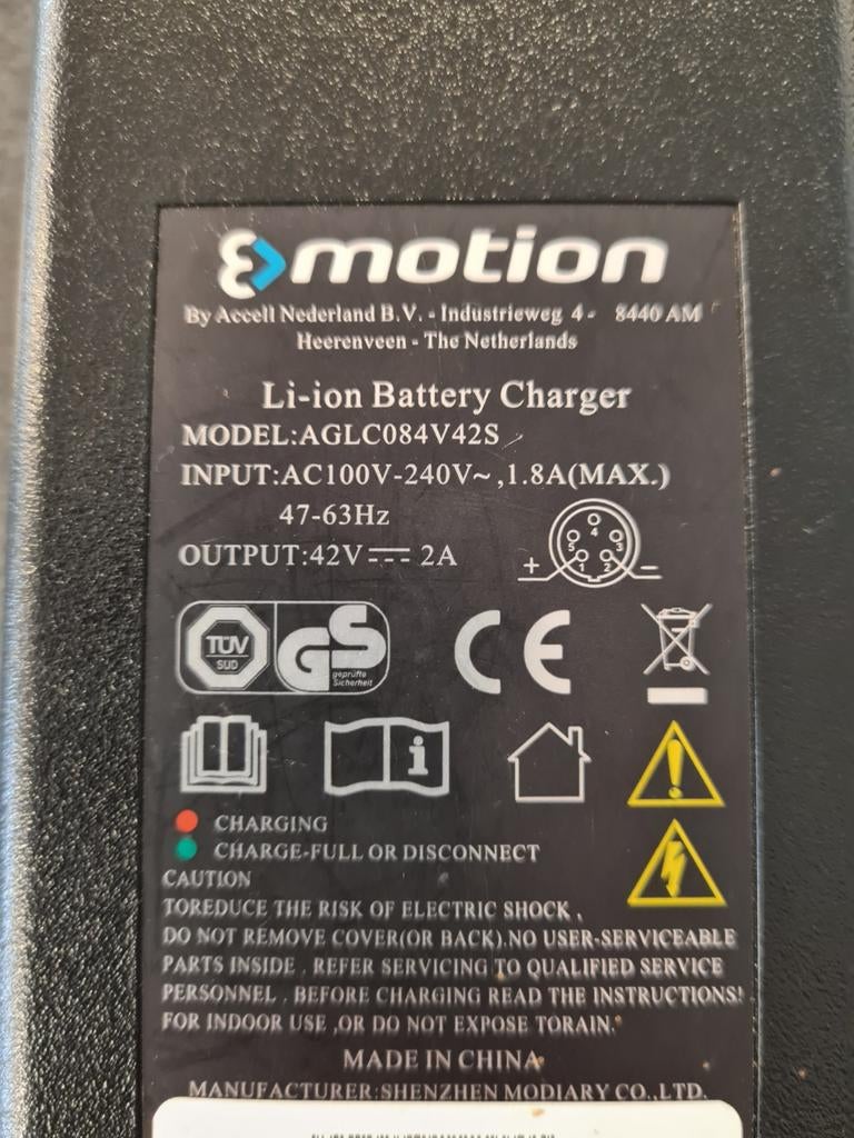Sparta E-motion Oplader AGLC084V42S 42V 2A, Verzenden, Gebruikt