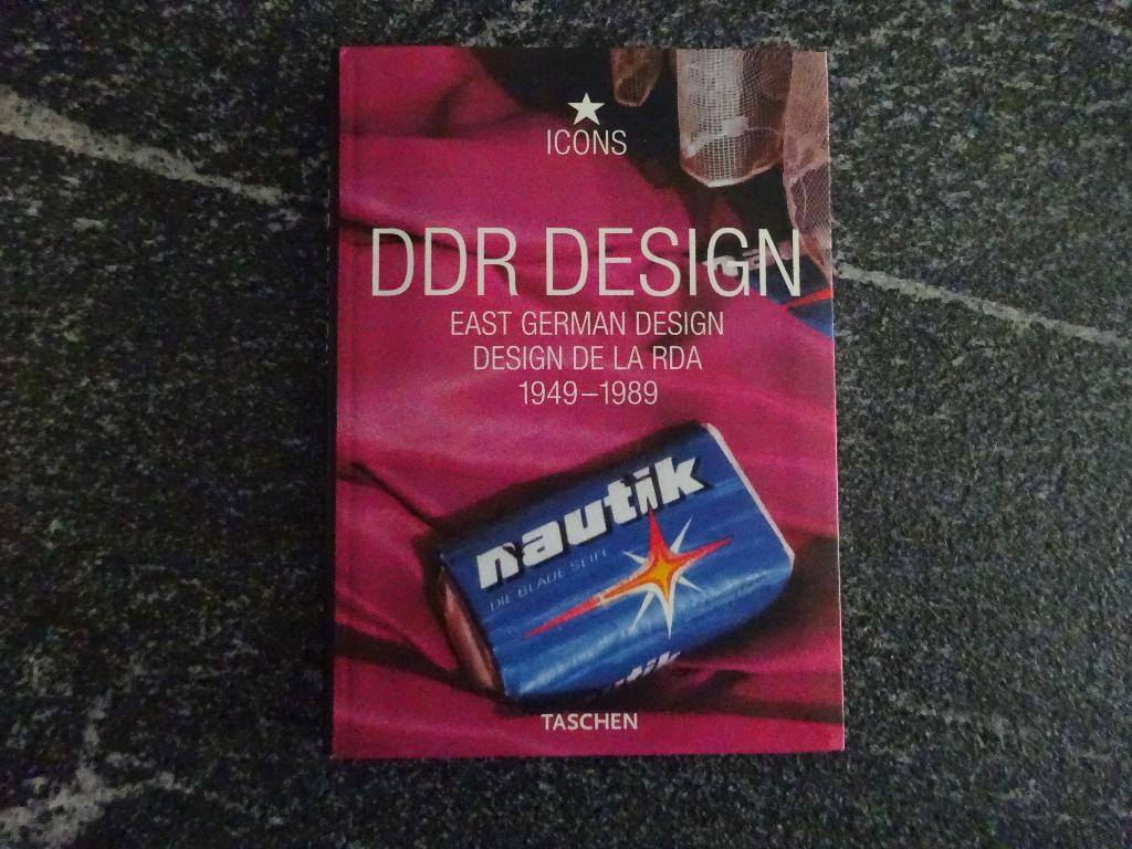 DDR:  boek       DDR Design  1949, Ophalen of Verzenden, Zo goed als nieuw, Europa