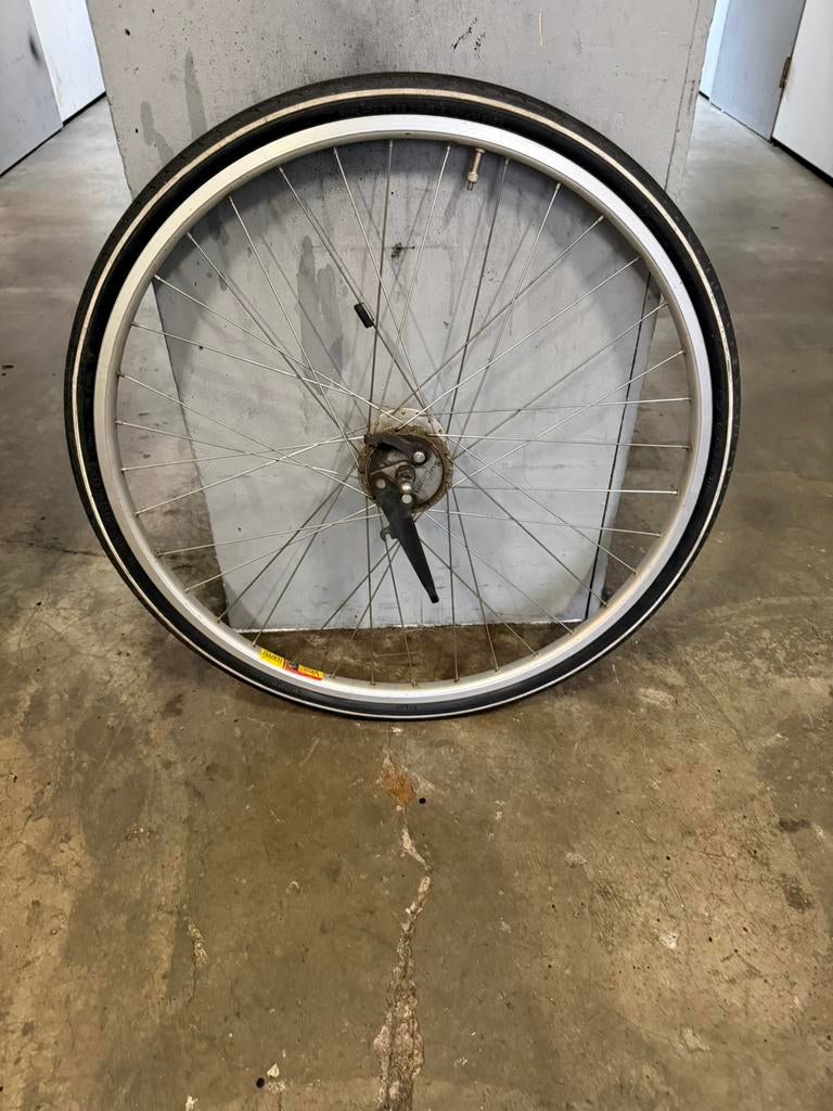 voorwiel 28 inch met trommelrem, Ophalen, Zo goed als nieuw