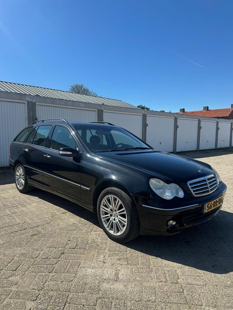 Mercedes-Benz C-Klasse 1.8 C180 Kompr Combi 2005 Zwart, Auto's, Achterwielaandrijving, 1435 kg, 1796 cc, Zwart