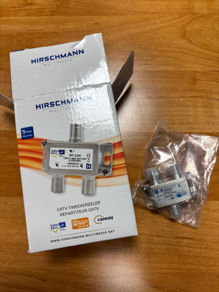 Nieuwe Hirschmann tweeverdeler, Ophalen of Verzenden, Nieuw, Minder dan 2 meter, Overige kabels