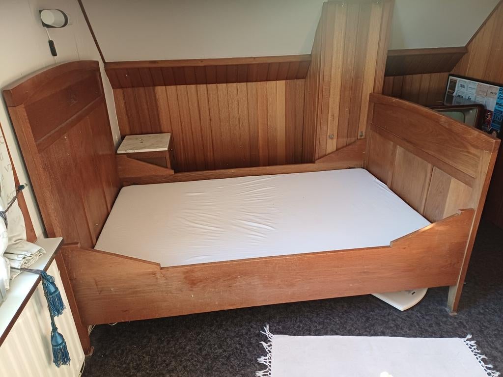 Bed & kledingkast circa  1940-1950, Antiek en Kunst, Ophalen