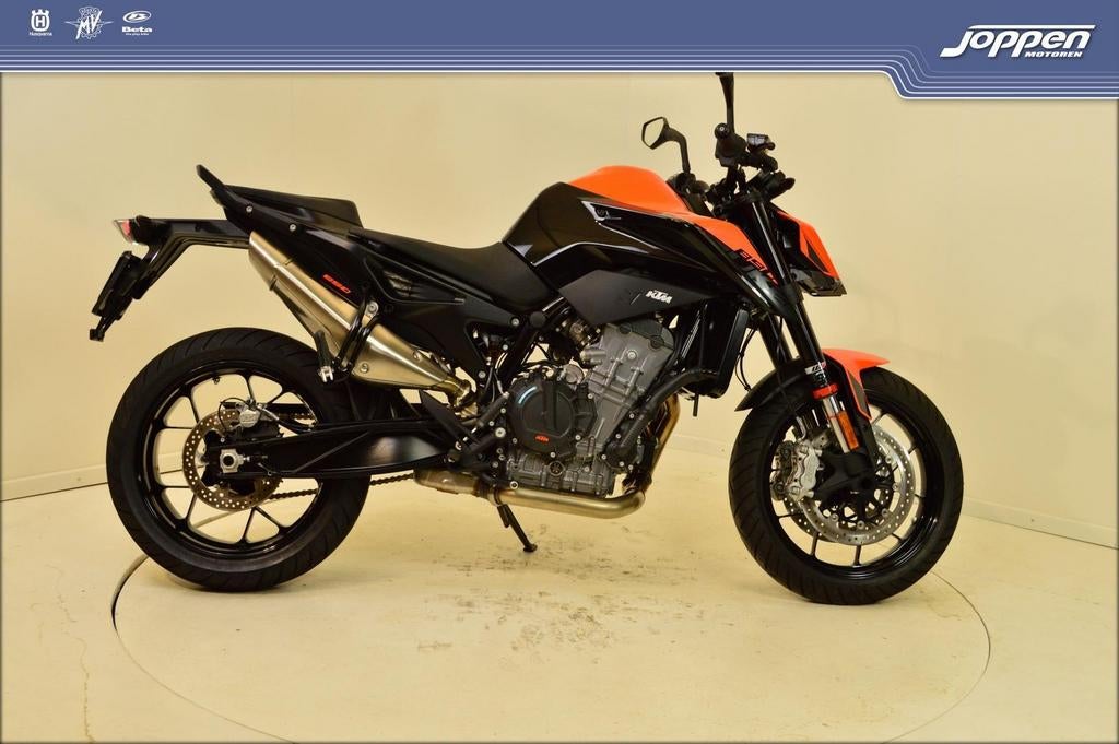 KTM 890 DUKE (bj 2022), 2 cilinders, 890 cc, Bedrijf, Onbekend
