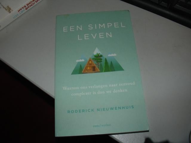 roderick nieuwenhuis - een simpel leven, Boeken, Ophalen of Verzenden, Zo goed als nieuw