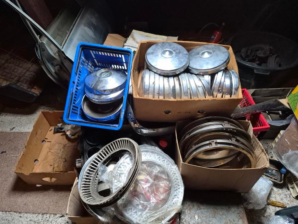 Diverse wieldoppen en sierringen, Ophalen of Verzenden