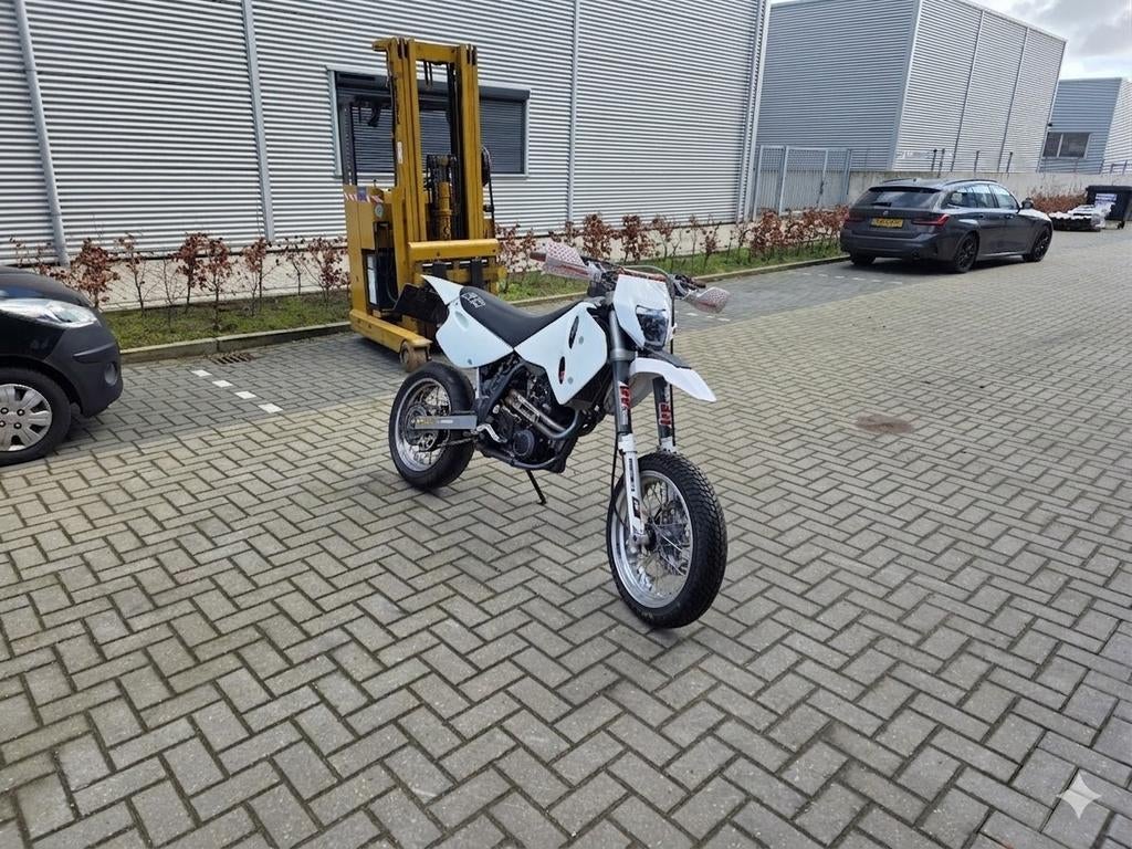 Ktm supermoto 600 LC4 supermotard met kenteken a2 rijbewijs