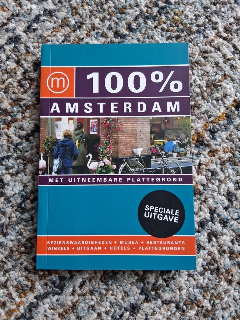 100% Amsterdam Reisgids met uitneembare plattegrond, Ophalen of Verzenden, Zo goed als nieuw, Reisgids of -boek, Benelux