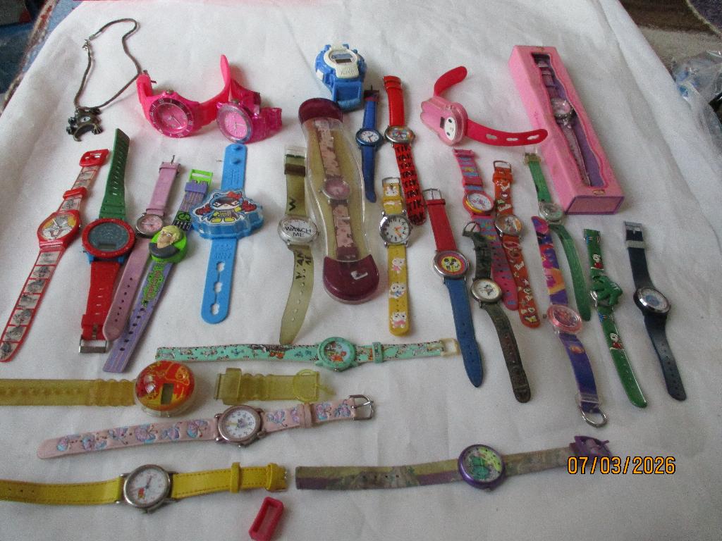 Verzameling kinder horloges 29 stuks . snoopy barbie etc., Ophalen of Verzenden, Gebruikt, Overige kleuren, Jongen of Meisje