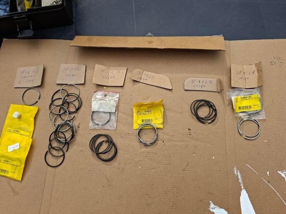 Partij vespa zuigerveren nieuw, Ophalen of Verzenden, Nieuw, Overige typen, Overige merken