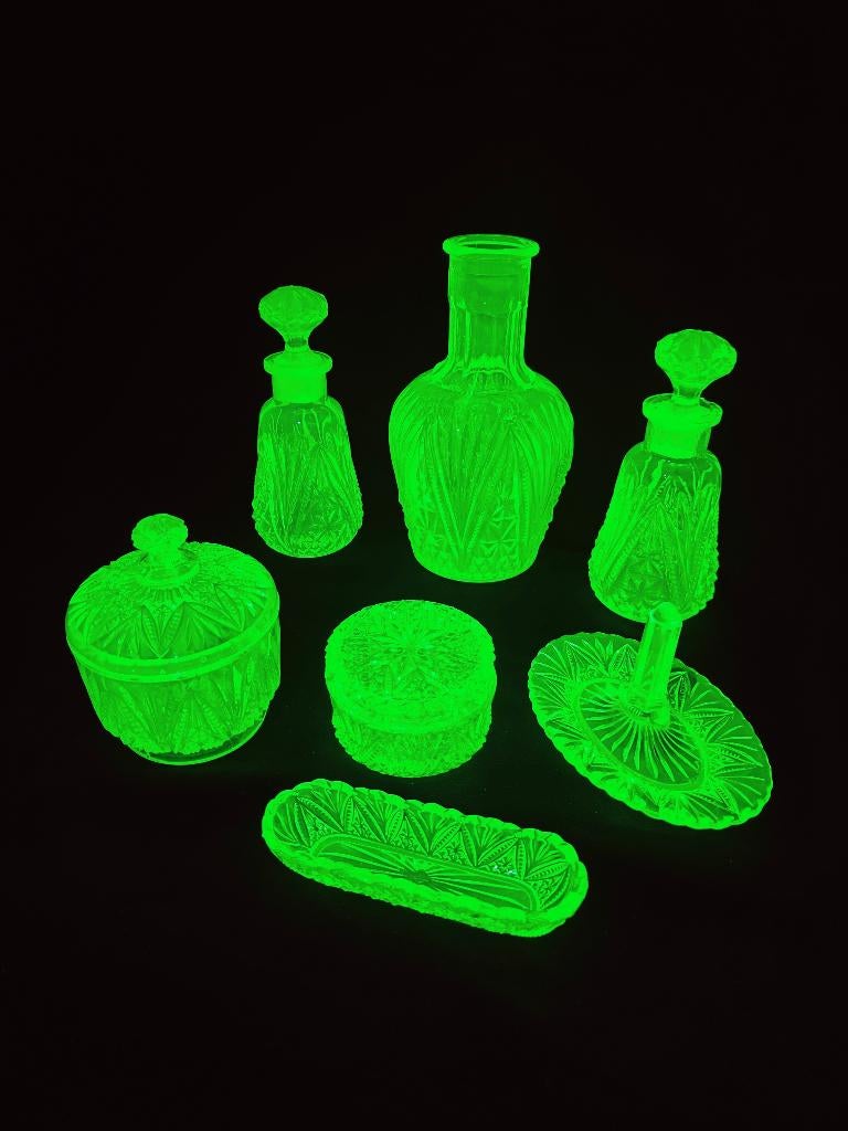 Uranium glas kaptafelset, Antiek en Kunst, Antiek | Glas en Kristal, Ophalen of Verzenden