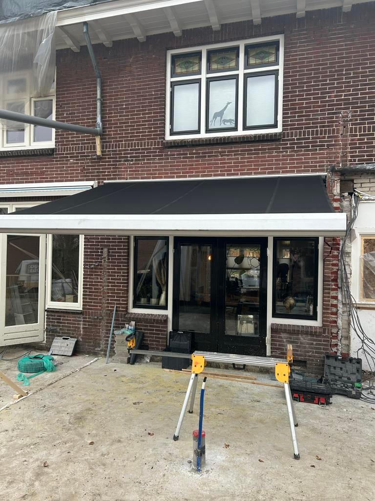 Zonnescherm met knik-arm - elektrisch - nieuw zwart doek, Ophalen, Gebruikt, 450 cm of meer, Elektrisch