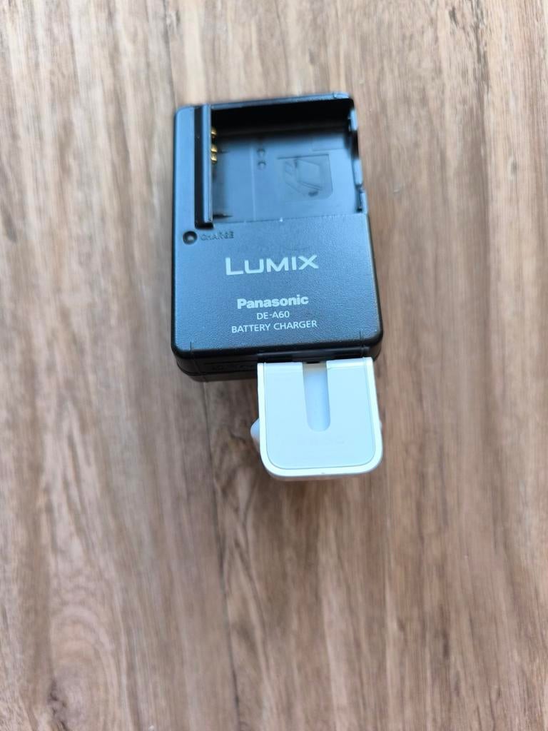 DE-A60 Oplader voor Panasonic camera accu's, Audio, Tv en Foto, Fotografie | Accu's en Batterijen, Ophalen of Verzenden, Zo goed als nieuw