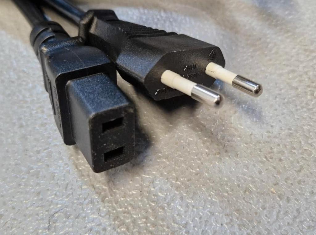 Netsnoer voor Marantz PM200, PM400, PM700, PM710DC, SR-1010, Ophalen of Verzenden, Nieuw, 120 watt of meer, Marantz