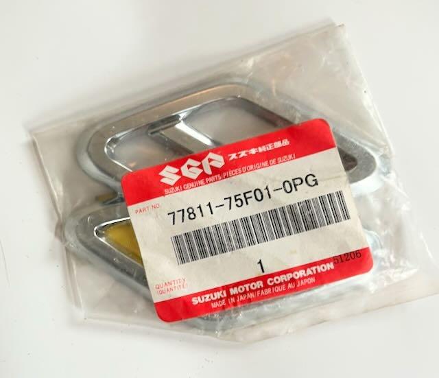 SUZUKI logo merk  embleem 77811-75F01-0PG, Ophalen of Verzenden, Nieuw, Auto's