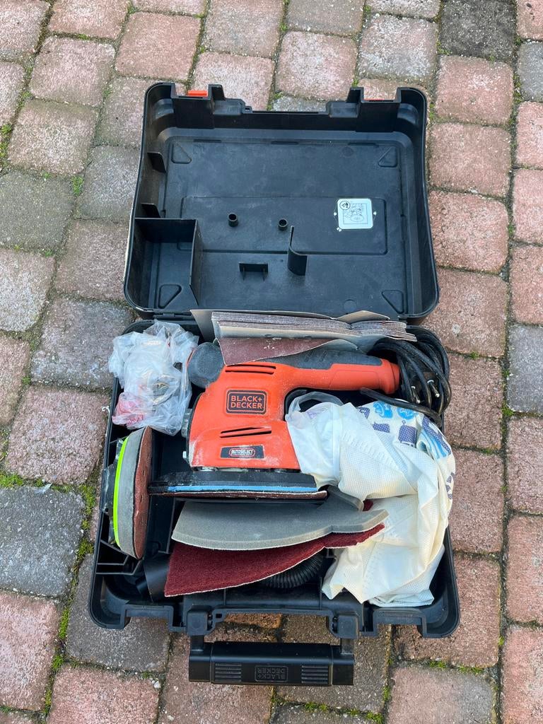 Twee Black & Decker schuurmachines, Ophalen, Gebruikt, Minder dan 600 watt, Vlakschuurmachine