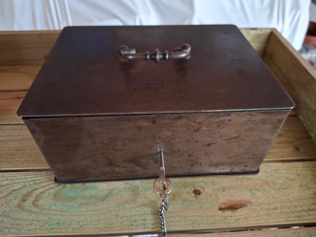 vintage metalen geldkistje, Ophalen