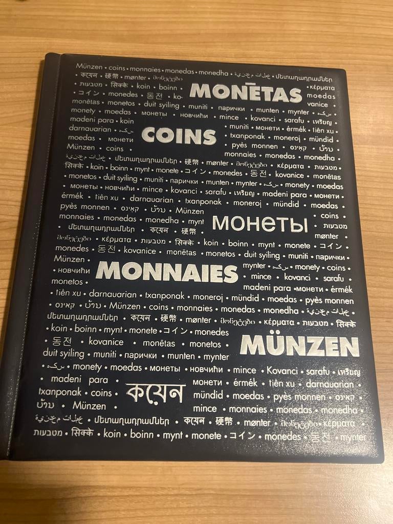 Verzamelmap voor munten - Zwart met diverse talen, Ophalen of Verzenden, Verzamelmap