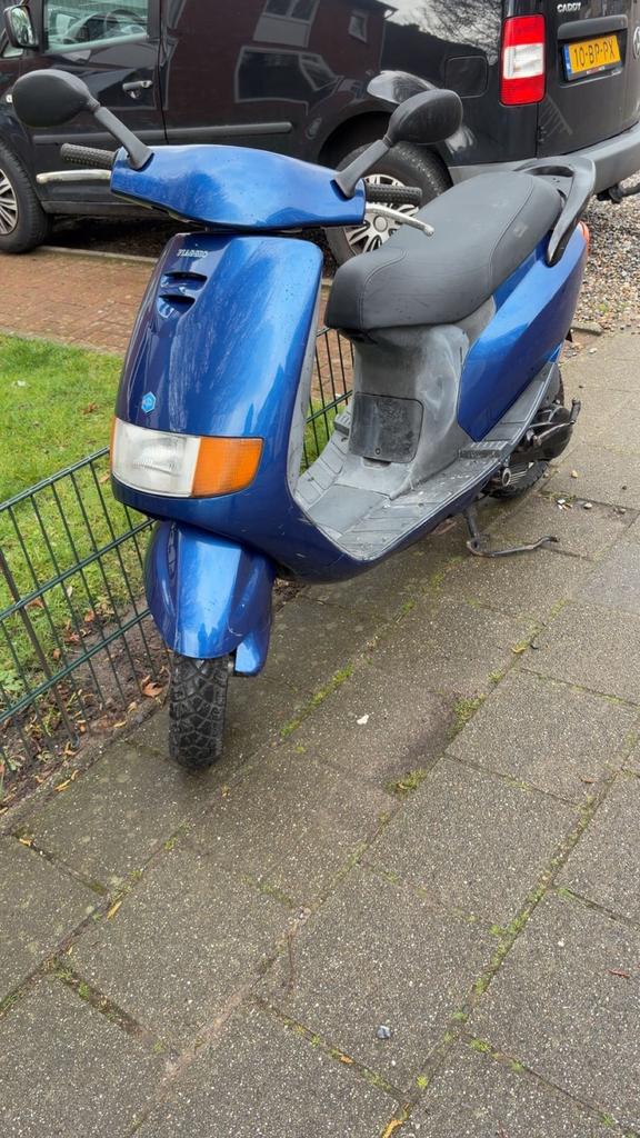 Piaggoo Sfera 125cc 4takt Duitse papieren!, Fietsen en Brommers, Scooters | Piaggio, Ophalen, Zo goed als nieuw, Benzine, Overige modellen