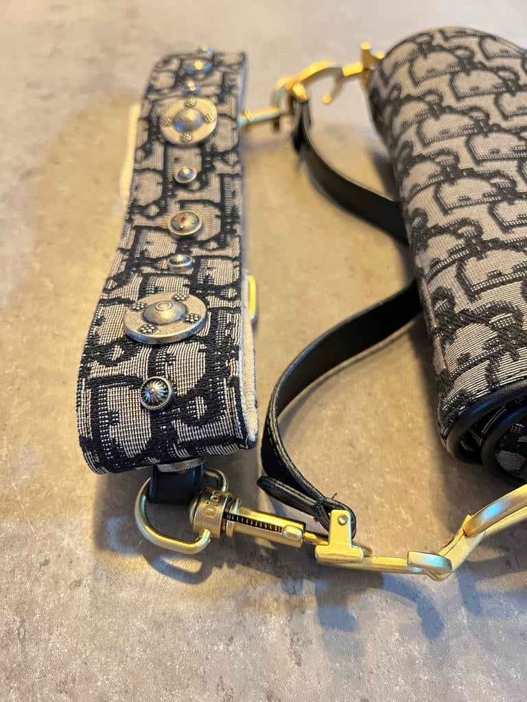 Dior Saddle Bag Blauw Oblique Jacquard - Zo goed als nieuw!, Sieraden, Tassen en Uiterlijk, Tassen | Damestassen, Ophalen of Verzenden