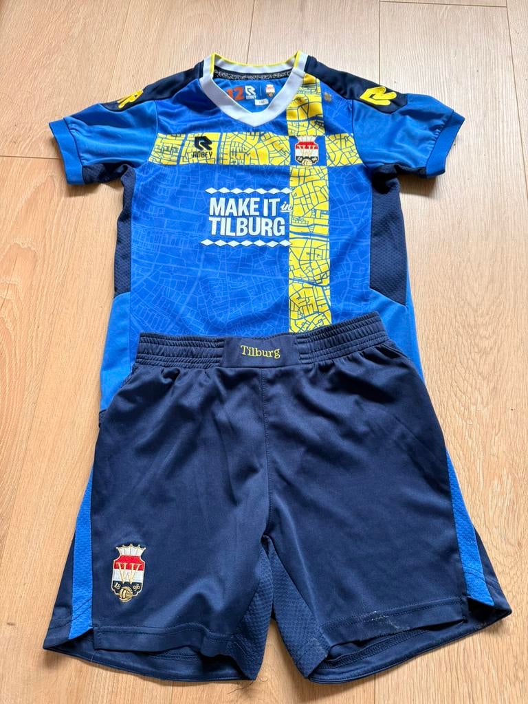Voetbalpakjes Willem II, Maat XS of kleiner, Ophalen of Verzenden, Gebruikt, Shirt
