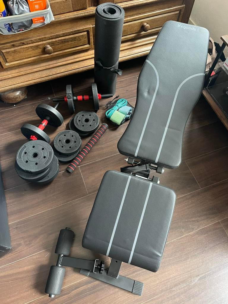 Treadmill, bank, dumbbells, loopbands – home gym, Ophalen, Zo goed als nieuw, Borst, Fitnessbank