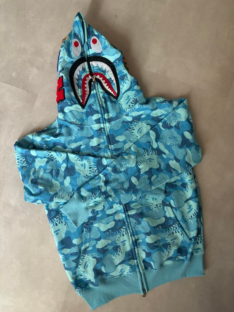 BAPE Shark Hoodie Blauw Camo - nieuw met kaartjee, Ophalen of Verzenden, Nieuw, Maat 48/50 (M), Blauw