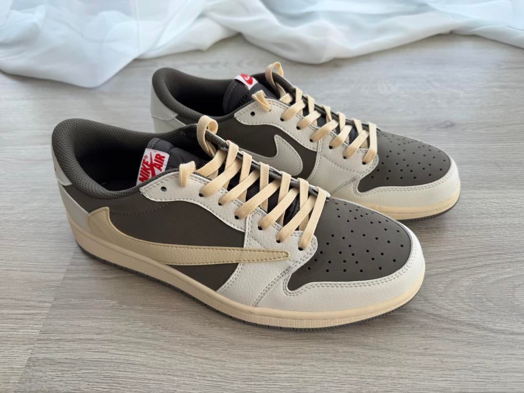 Nike Air Jordan 1 Low Travis Scott Reverse Mocha | Maat 45, Ophalen of Verzenden, Zo goed als nieuw, Bruin