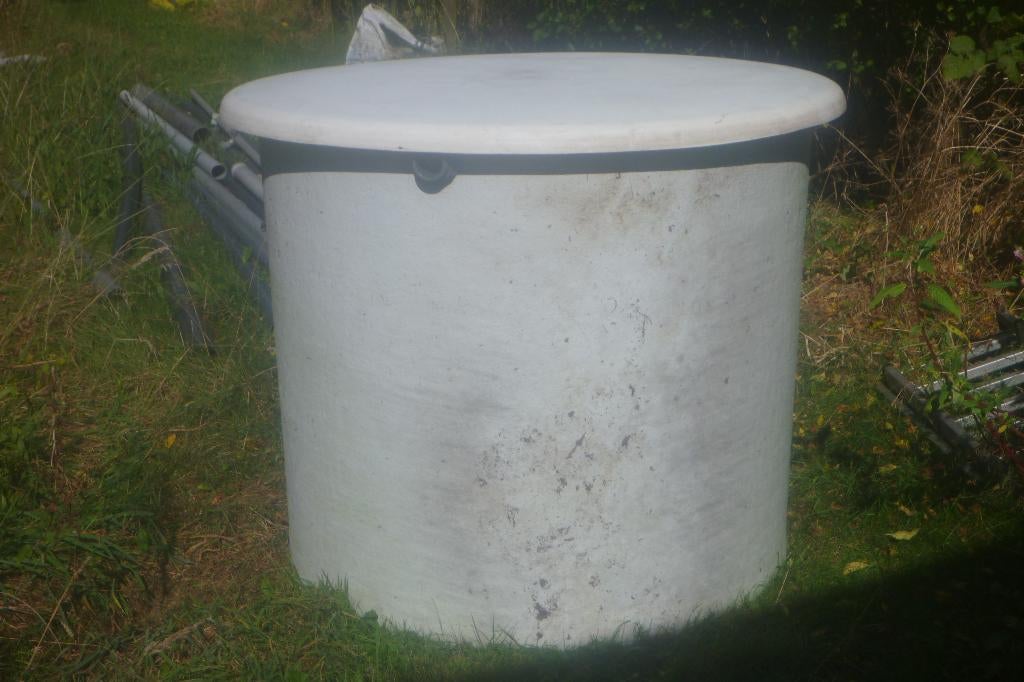 polyester vat met deksel, Tuin en Terras, Regentonnen, 150 liter of meer, Ophalen, Gebruikt, Kunststof