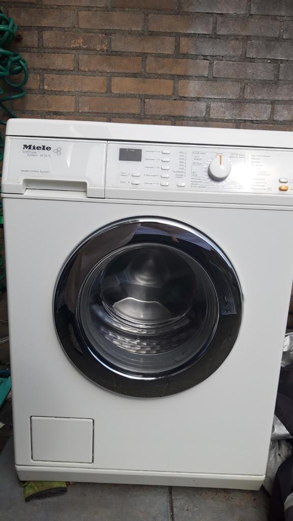 Miele W 2573 SoftCare System Wasmachine, 6 tot 8 kg, Ophalen of Verzenden, 1600 toeren of meer, 85 tot 90 cm