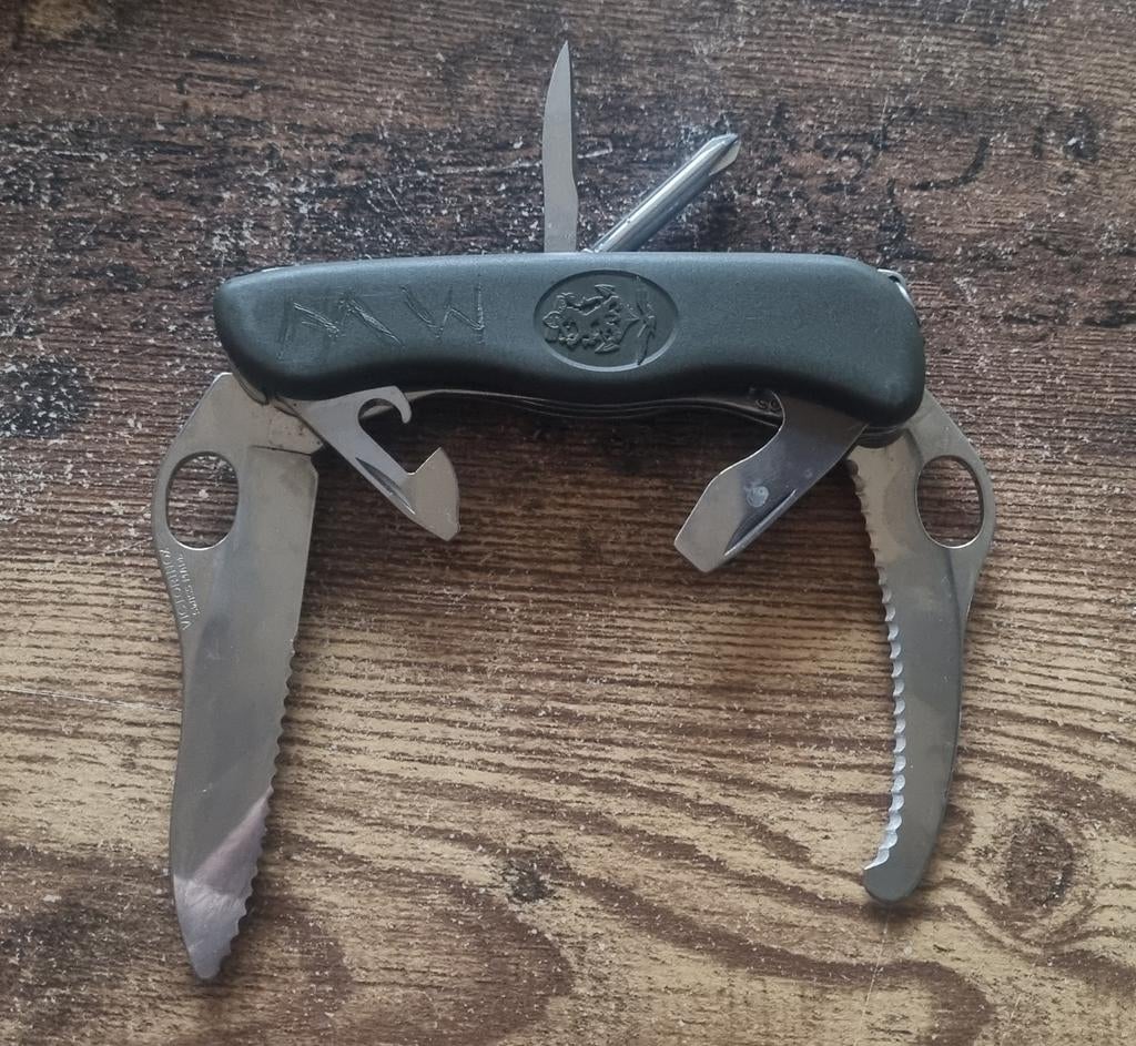 Victorinox KL KLU KM mes nieuw model, Ophalen of Verzenden, Landmacht