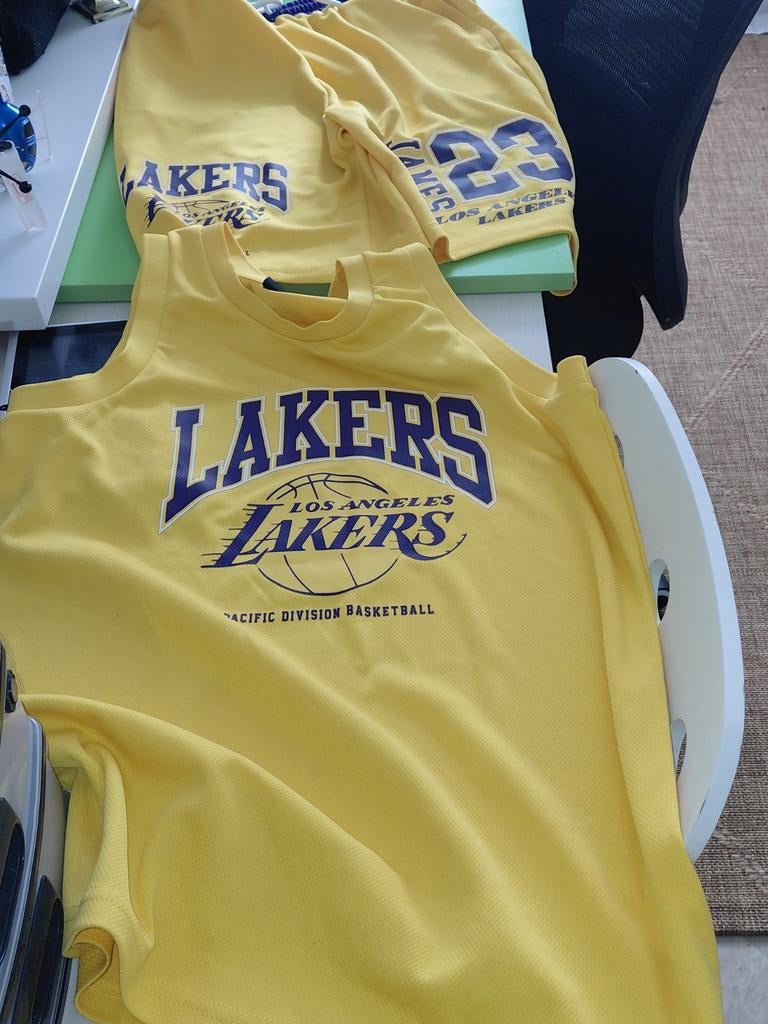 Gym kleding, Sport en Fitness, Basketbal, Ophalen, Zo goed als nieuw, Kleding