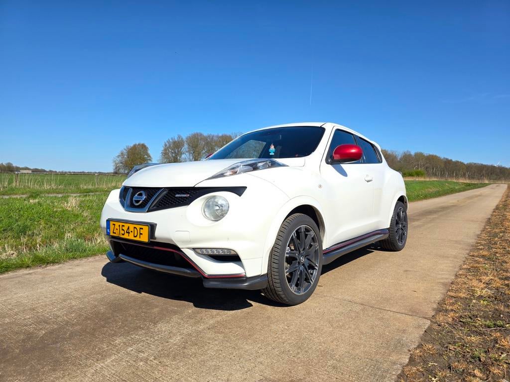 Nissan Juke 1.6 Nismo 2013 Wit, Voorwielaandrijving, 662 kg, 1618 cc, 4 cilinders