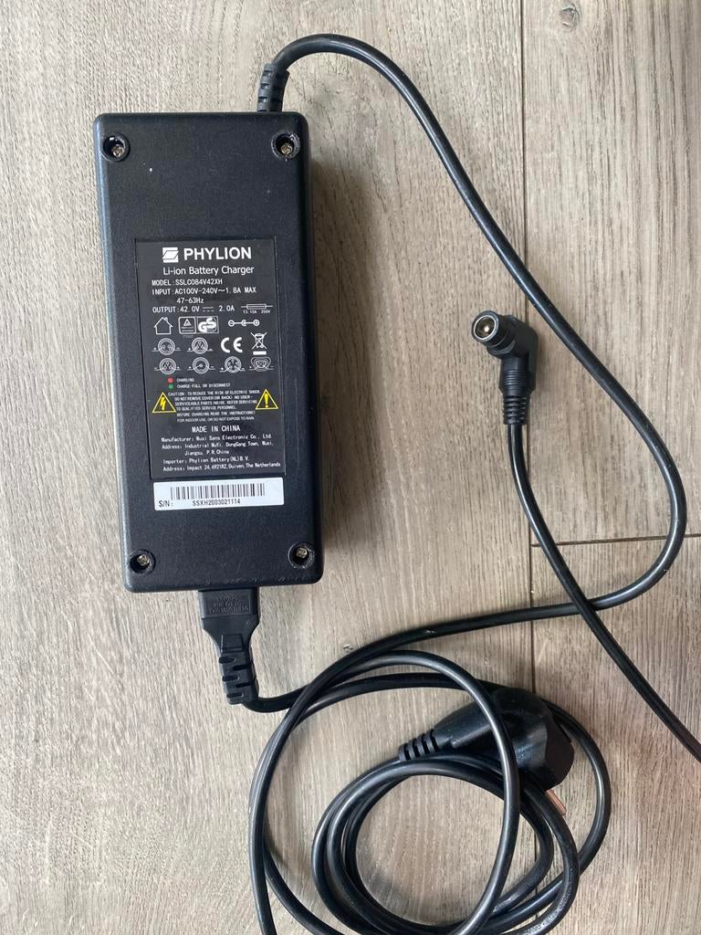Phylion Li-ion ebike acculader lader batterij charger 2A 42V, Fietsen en Brommers, Fietsaccessoires | Fietsaccu's, Ophalen of Verzenden