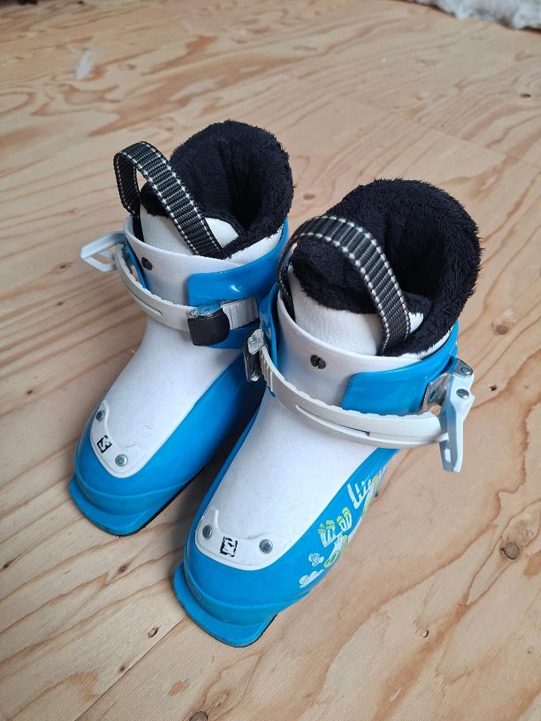 Salomon kinderskischoen T1 maat 17/18, Sport en Fitness, Skiën en Langlaufen, Ophalen, Schoenen, Salomon, Zo goed als nieuw